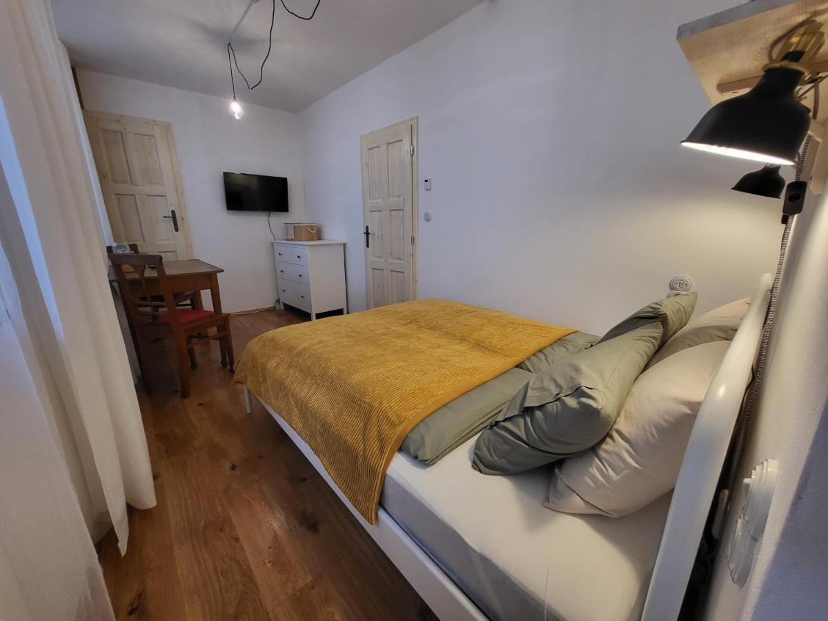 Only Apartments Йиндржихув-Градец Экстерьер фото
