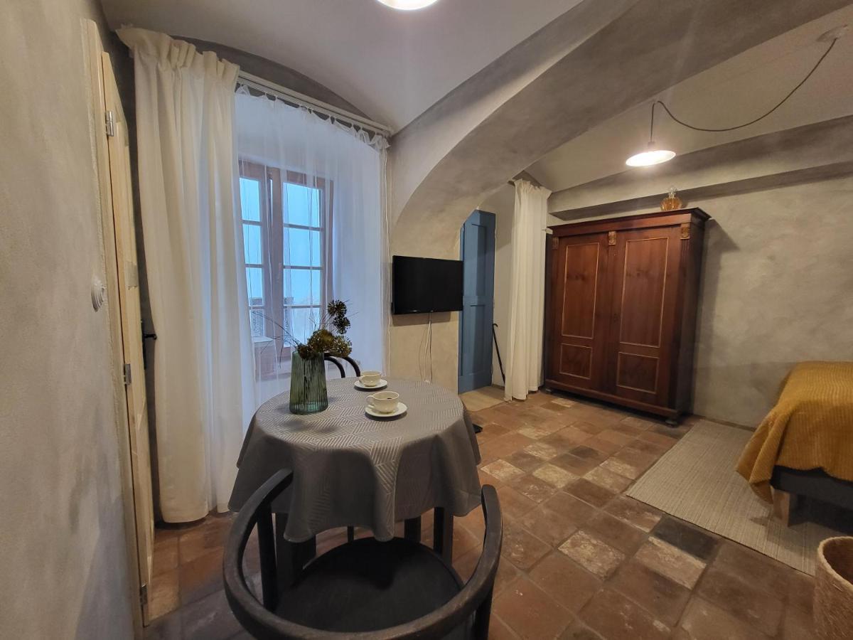 Only Apartments Йиндржихув-Градец Экстерьер фото
