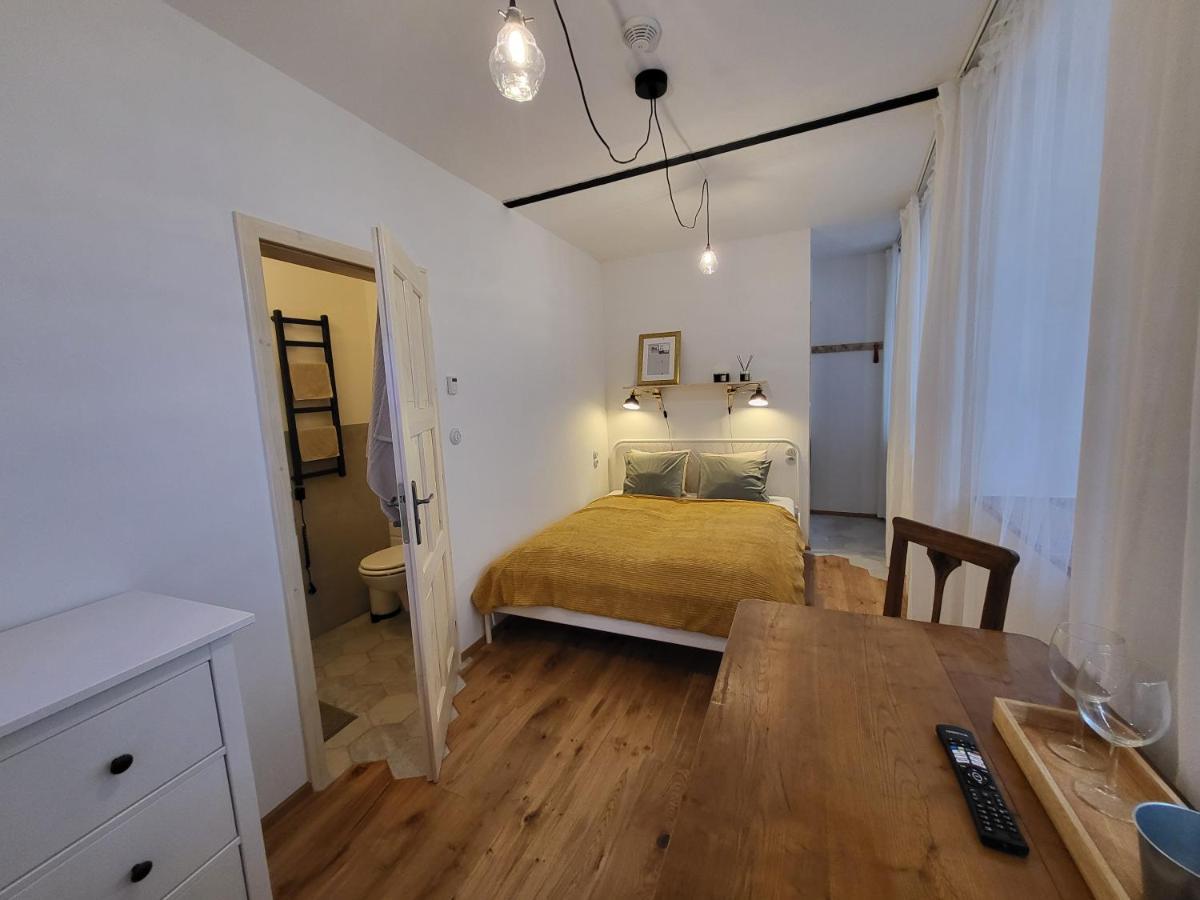 Only Apartments Йиндржихув-Градец Экстерьер фото